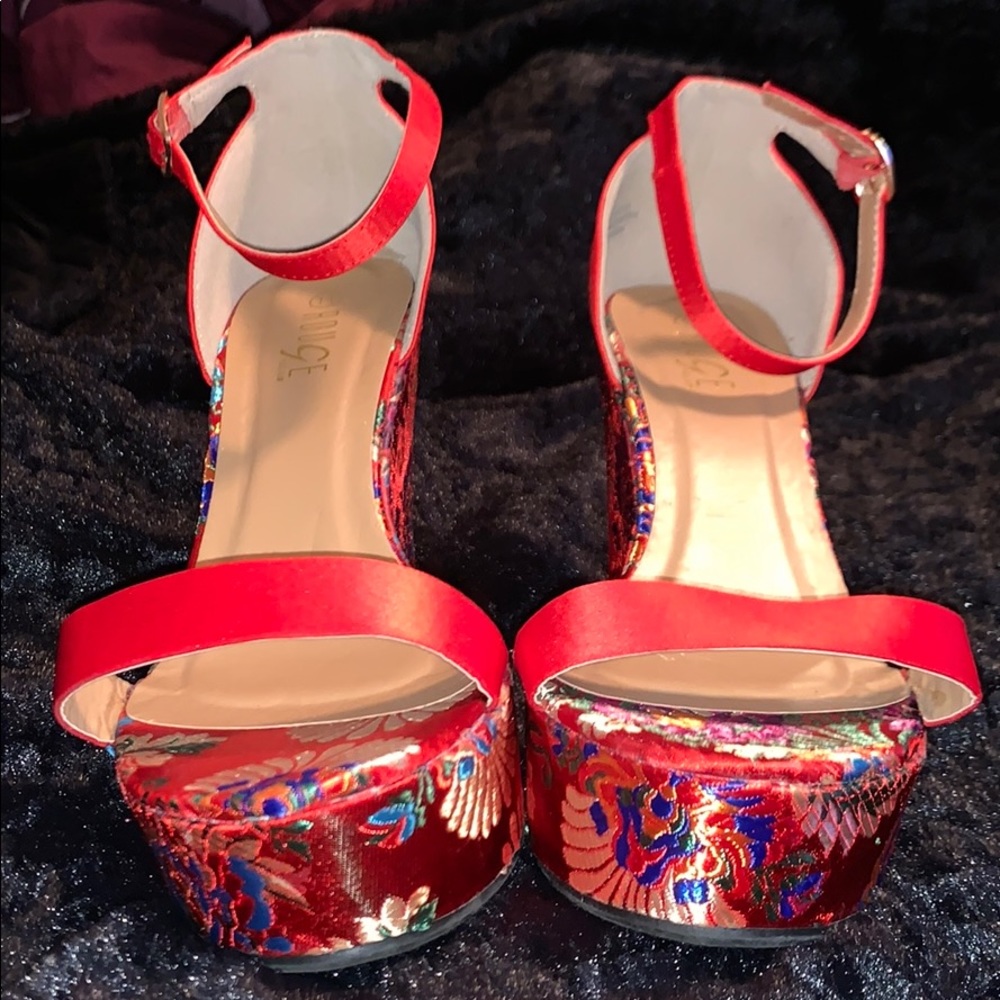 Floral Wedges